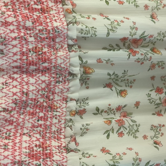 Floral Dress with Pink and Cream Accents - Picture 2 of 6